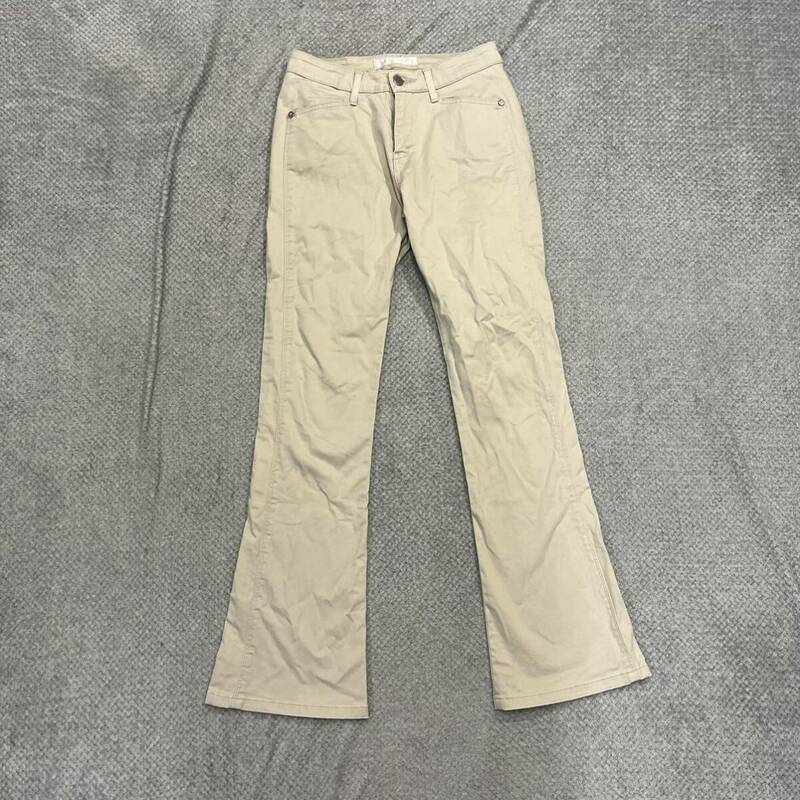 1円スタート!（11）Levi's リーバイス perfect body フレアパンツ ブーツカット チノパン 28インチ ベージュ レディース ボトムス 最落なし