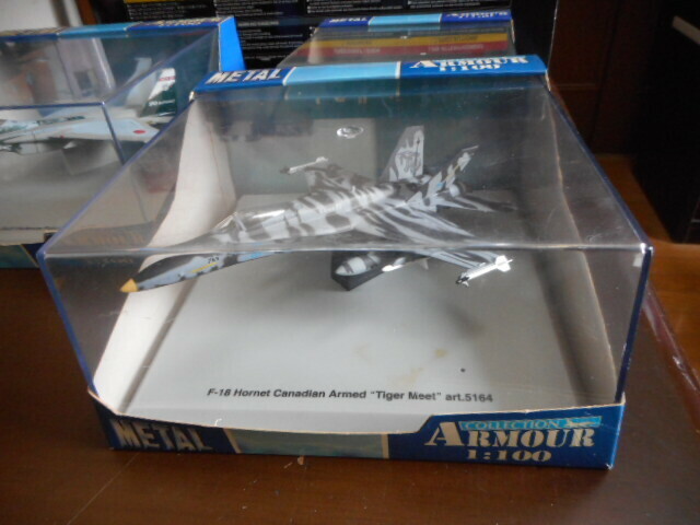 ★★1/100 アーマー F18 ホーネット タイガーミート カナダ空軍 Armour F-18 Hornet Canadian Armed Tiger Meet Art.5164★★