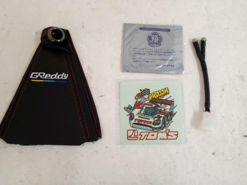 (2176983) GReddy シフトブーツ 汎用品、JAFレジンバッジ ステッカー、TOMsステッカー、FC3S RX-7 13B-T スロポジチェックランプLED、計4点