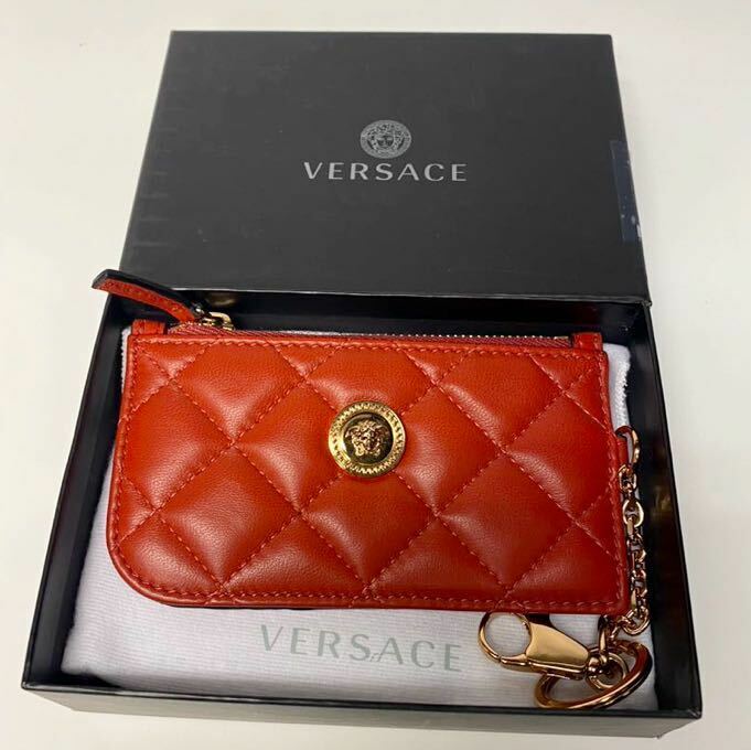 新品　2024年新作　VERSACE　ヴェルサーチ カードパスケース 小銭入れ付き レザー　箱