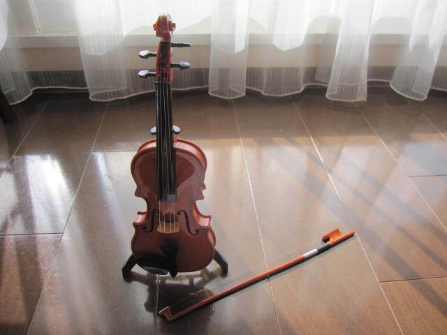 美品　バイオリン　置物　電子楽器玩　インテリア雑貨　ヴァイオリン　アンティーク風　USED　バイオリンの玩具