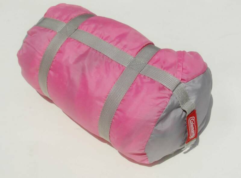 美品 Coleman コールマン マミー型 シュラフ 寝袋 W170×D74cm 中綿0.7Kg ピンク