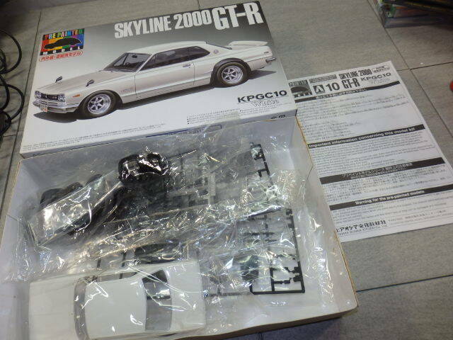 アオシマ 1/24 SKYLINE 2000 GT-R KPGC110 White プリペイント モデル ケンメリ 2000 GT-R ホワイト 内外装塗装モデル　G7835