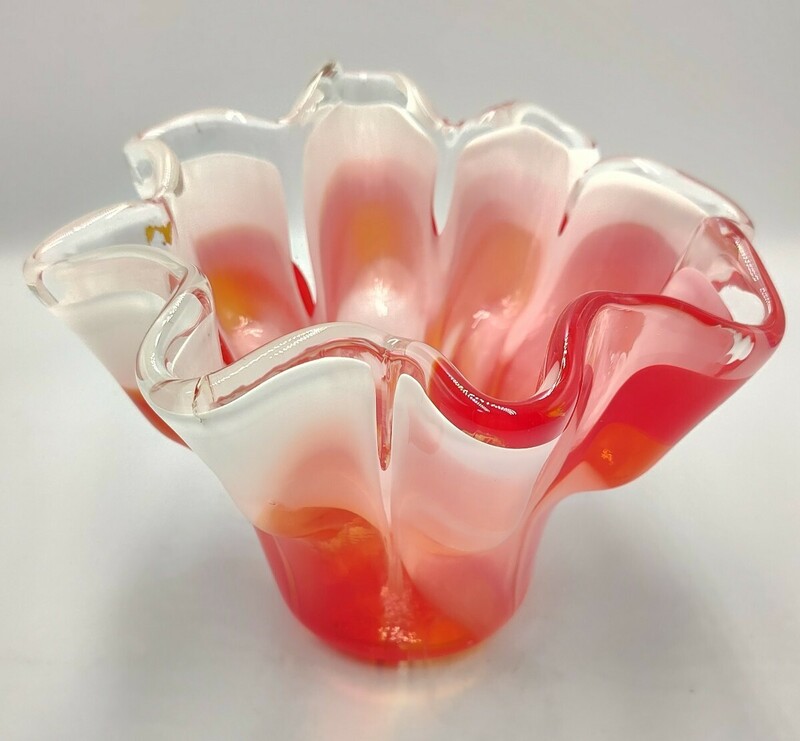 ON8】ガラス花瓶　工芸ガラス　アンティーク　昭和レトロ　赤　レッド