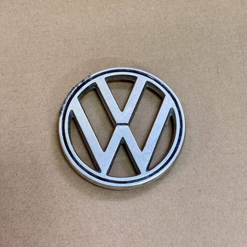 中古 Volkswagen フォルクスワーゲン TYPE 1用 純正フロントフードエンブレム 1964~1972 113853601B SHSH0065-1hf