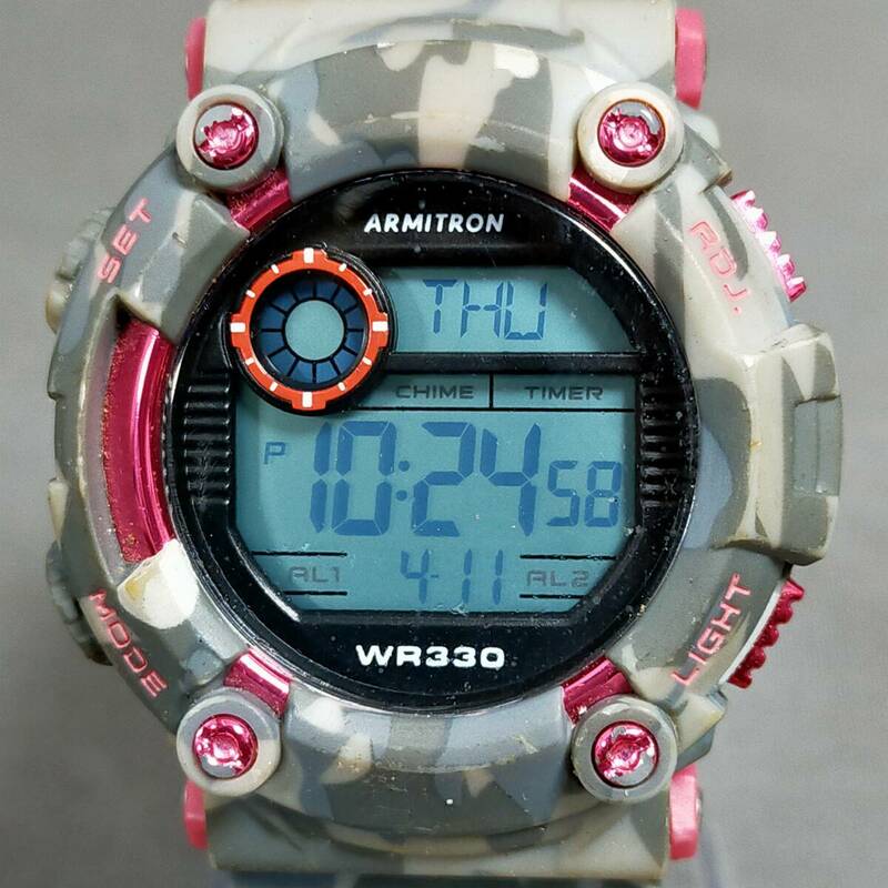 564/12　GJ60479　ARMITRON　WR330　pro sport　40/8229　M887　デジタル　ピンク×迷彩　稼働　腕時計　