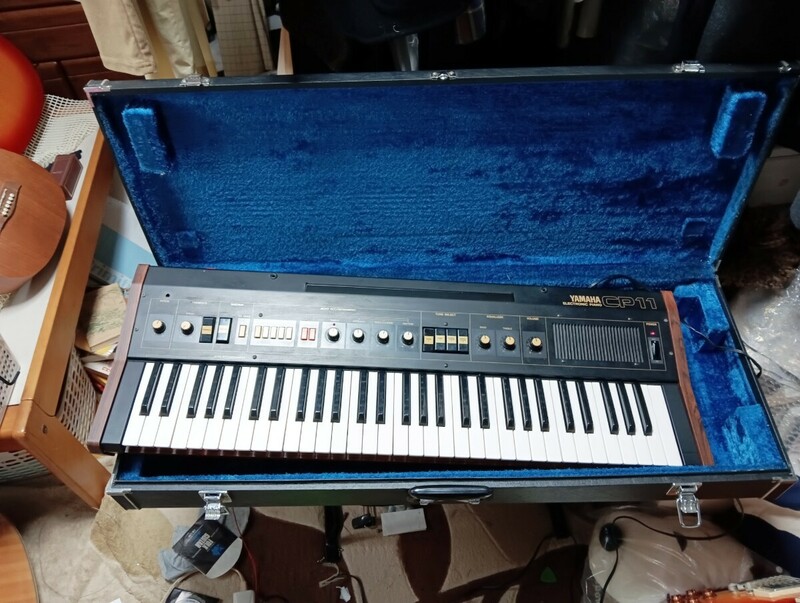 YAMAHA CP-11