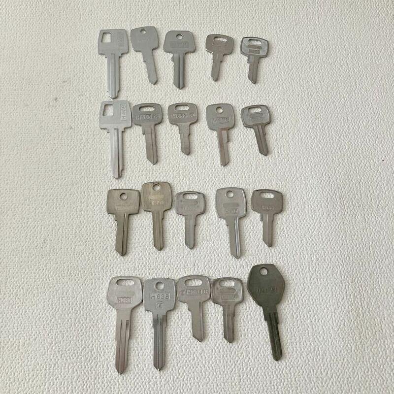c306-8 60 未使用品 鍵 カギ まとめて 大量セット 合鍵 ブランクキー 加工 材料 カット 持込み コピーキー クローバー H番 FUKI M番176