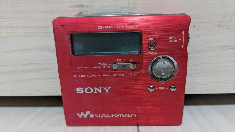 SONY RECORDING MD WALKMAN MZ-R909 赤 ソニー MDウォークマン ジャンク