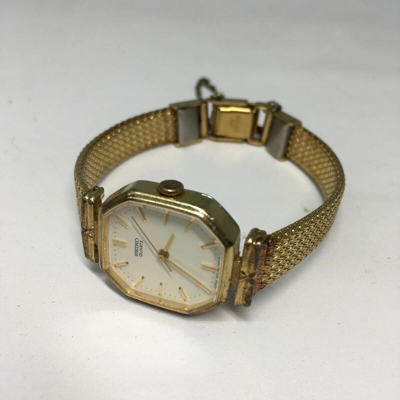 【稼働品】SEIKO セイコー QUARTZ オクタゴン型　1421-5700 ゴールド ladies 腕時計 白文字盤 レディース