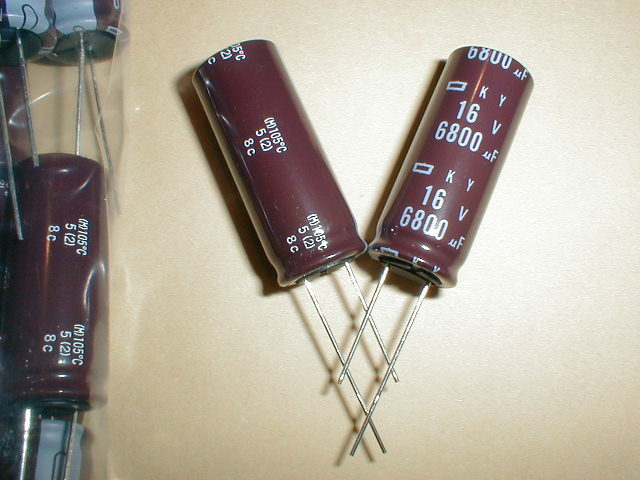 日本ケミコン　高性能・電解コンデンサー　16V　6800μF　2個　09
