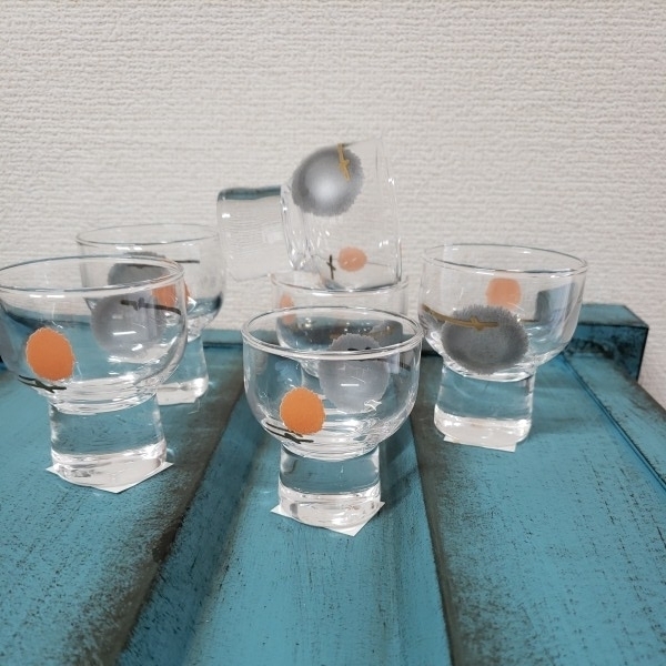 日本製　東洋佐々木ガラス　創作デザイン　冷酒グラス　カップ　ぐい飲み　デザートにも　おしゃれな食器4客セット