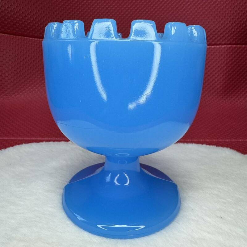 ミルクガラス? ブルー 脚付き アッシュトレイ 灰皿 小物入れ プレスガラス ヴィンテージ