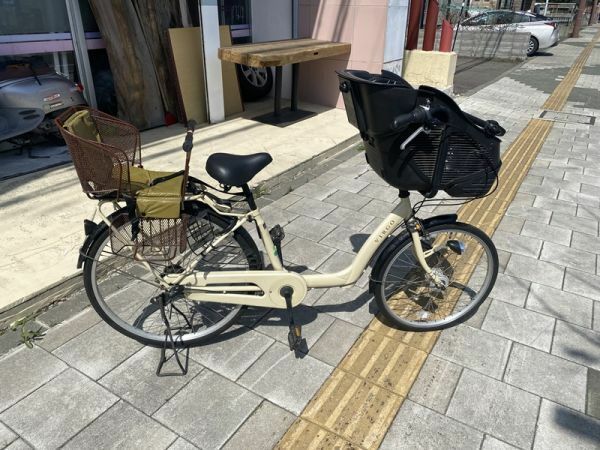 札幌近郊南幌町発　VIRGO （クリーム） カラーVirgo 3人乗り自転車　前22㎝後ろ26㎝　非電動