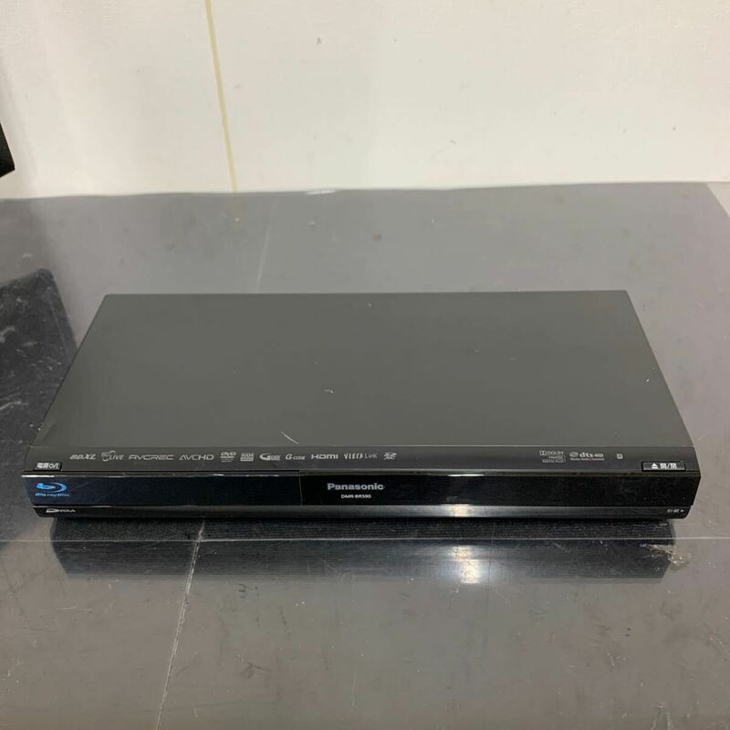 KL025.型番：DMR-BR590 .0405.Panasonic DIGA .ブルーレイディスクレコーダー .CD再生可.B-CASカード付.本体のみ.ジャンク