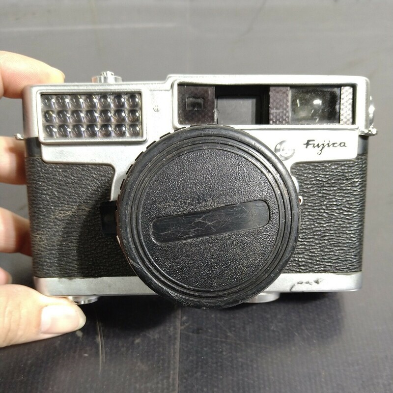 LS019.型番:35-SE.レンズ:FUJINON 1:1.9 f=45. フィルムカメラ .fujica.ジャンク
