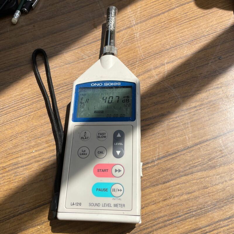 騒音計 小野測器　LA-1210 騒音レベル(LA) 音圧レベル(LP)測定用　通電確認済み　現状品