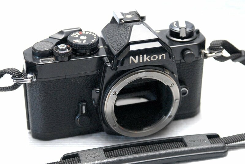 Nikon ニコン人気の高級一眼レフカメラ FM（黒）ボディ 希少な作動品 （腐食なし）