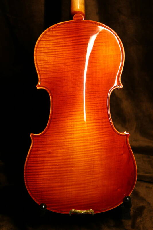 工房製　バイオリン　アンティークフィニッシュ　虎杢　美麗　裏板一枚　セット