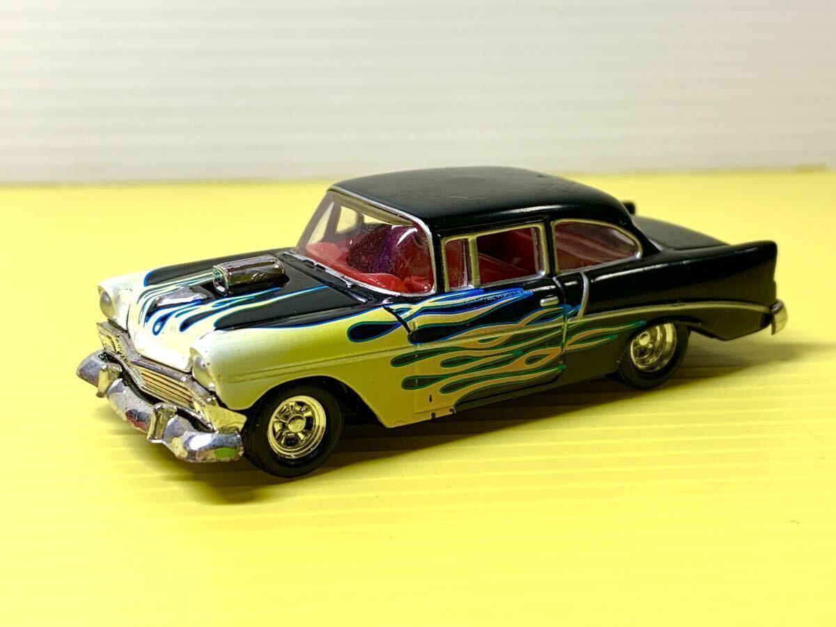 貴重 絶版品1/64ホットウィール 1956 CHEVY 210 ホットロッド フレーム カスタム　ミニカー コレクターズアイテム