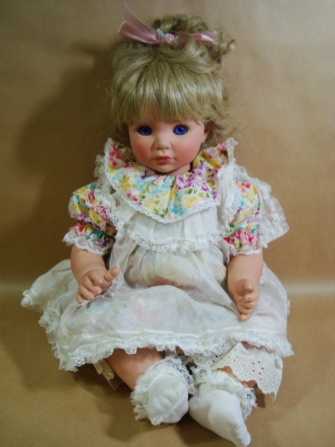 アメリカ THE Susan Wakeen doll company 1996／スーザン・ウェイキンドール★抱き人形 女の子★４６ｃｍ