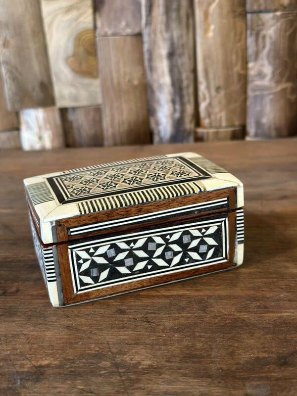 エジプト製螺鈿ジュエリーボックス W9×H4.5×D6.5cm 長方形・Mother of Pearl Jewelry Box 木製 宝石箱 小物入れ 螺鈿細工 貝