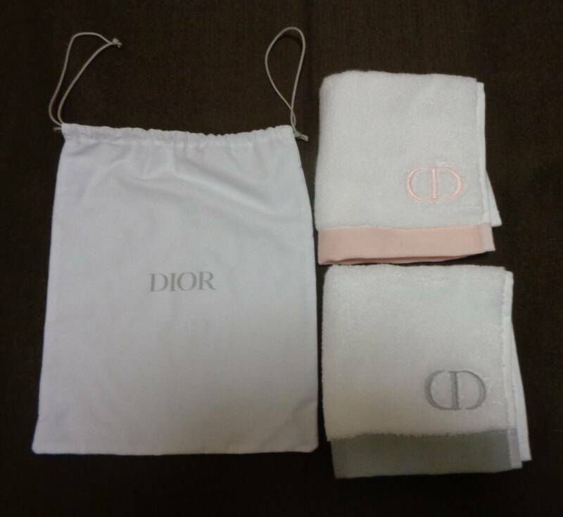 ■Dior　ディオール　ノベルティ　ハンドタオル2枚　巾着付■