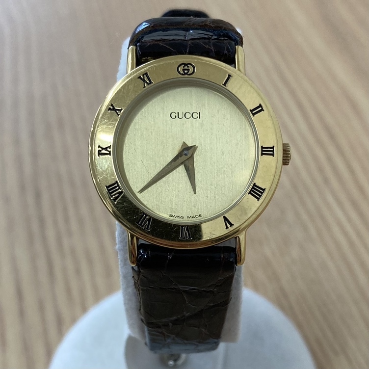 GUCCI　グッチ　3000.2.L　腕時計　時計　ブラウン　レディース　ウォッチ　文字盤ゴールド