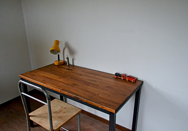 Work table walnut color iron leg 机 デスク ウォルナット cafe アンティーク テーブル 什器 マルシェ アトリエ 鉄脚 工業系