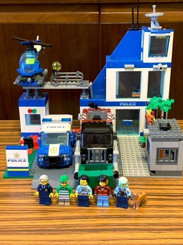 美品　LEGO 60316 正規品 シティ ポリスステーション　玩具　レゴ 分別済み　説明書付