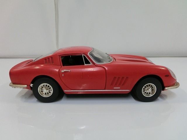 ♪♪1/18スケール フェラーリ　GTB/4 1966 Red　赤　ミニカー　良品【6Ｄ4⑭e】♪♪