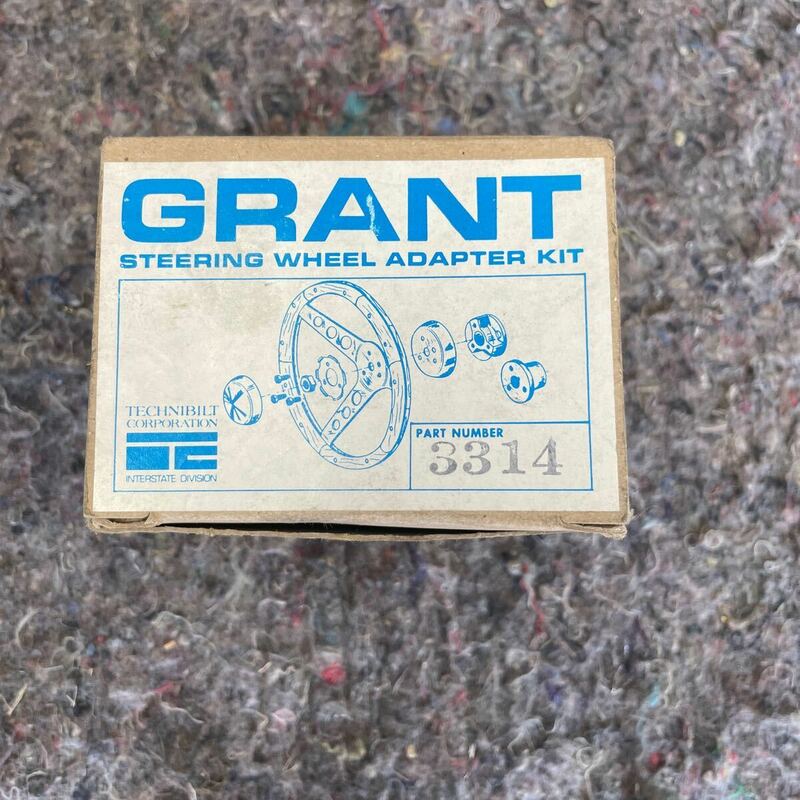 GRANT STEERING WHEEL ADAPTER KIT 3314 グラント ホイール アダプター キット 3ボルト 当時物 1970-1980クライスラー系　60size発送