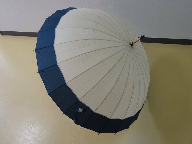 ( せ-A2-252 ）HOKUSAI RAPHIC 長傘 手開き式 24本骨傘 クリーム色 紺 和風 全長約88cm 半径約52cm 中古