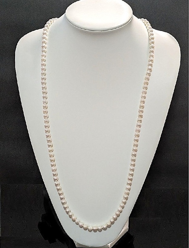 特売　高値のアコヤ真珠　敢えて破格値で特売　 照り巻きの綺麗なあこやパールロングネックレス7.5－８ｍｍ前後　８２cm　