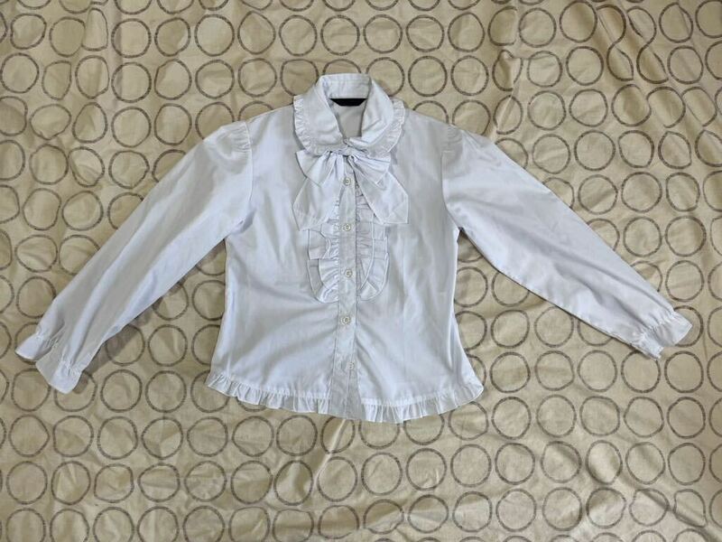 フリルと着脱可能なリボンタイがかわいいキッズ長袖シャツ140 ホワイト