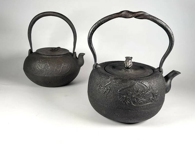 南部鉄瓶　2点　在銘龍之図・和同開珎　鉄製　茶道具　煎茶道具