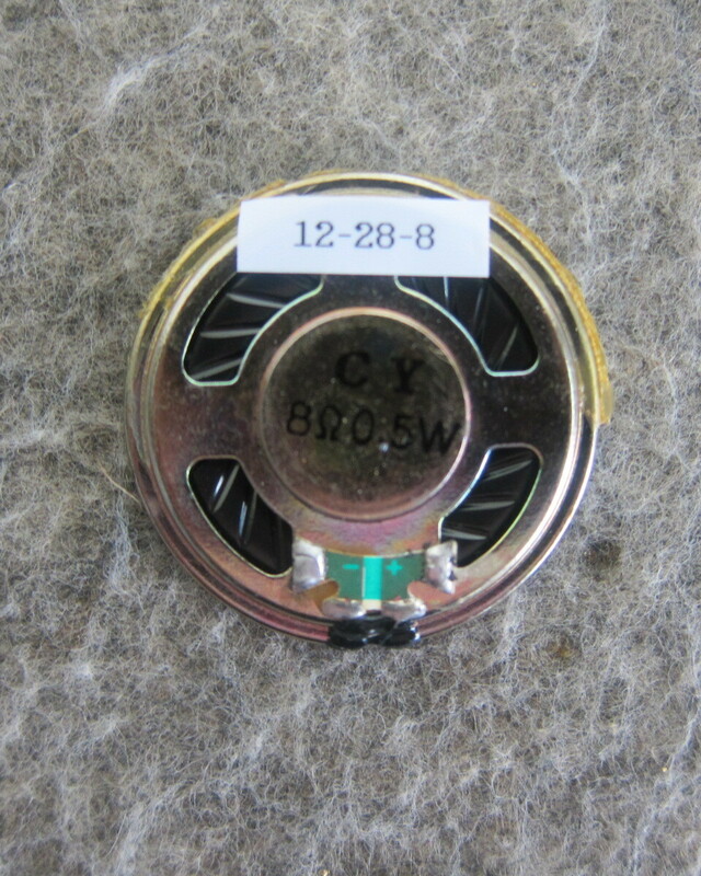 小型スピーカー 8Ω 0.5W 直径40mm 厚み６m 上部径17mm メーカー不明ラジオからの撤去品 12-28-8