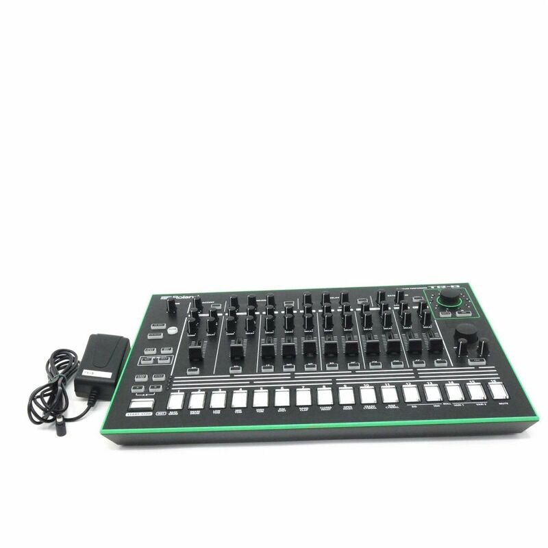 095 Roland ローランド TR-8 Rhythm Performer リズムパフォーマー アダプター付き ※中古