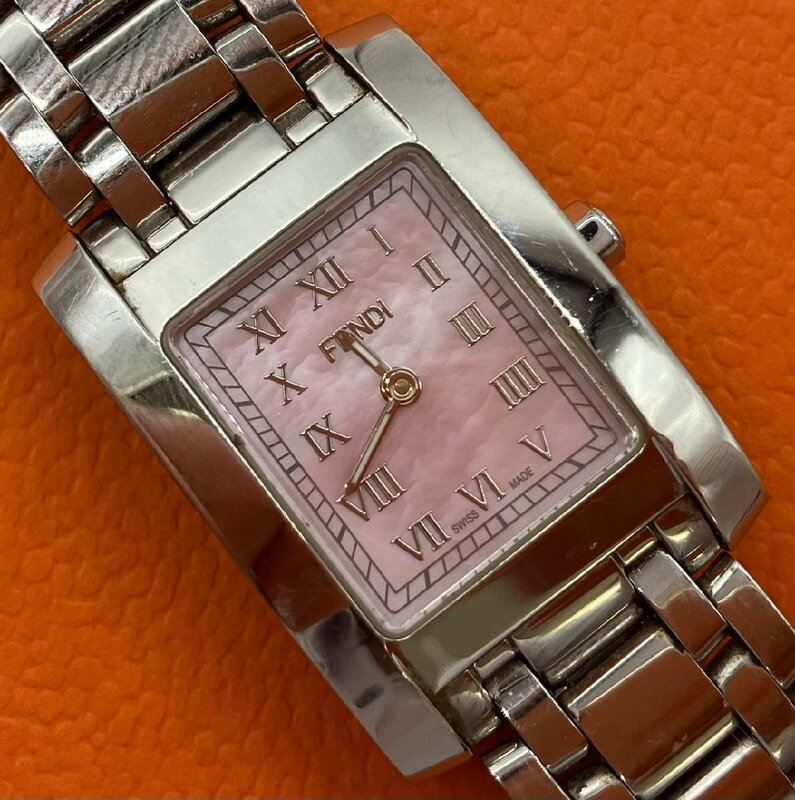 ●中古稼働品　FENDI フェンディ 7000L クラシコ 腕時計 ステンレススチール/SS レディース