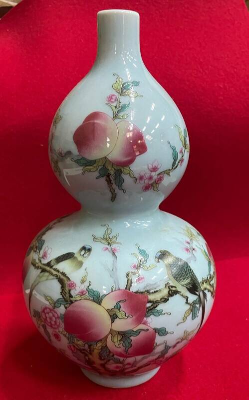 中国美術　瓢箪形桃と鳥の絵の花瓶　大清乾隆年製