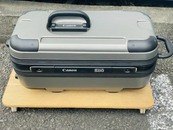 ※美品　大型レンズケース　500 キャリングケース　ハードケース　Canon EF500㎜　f4L　IS　USM用　キャノン　鍵2個付き