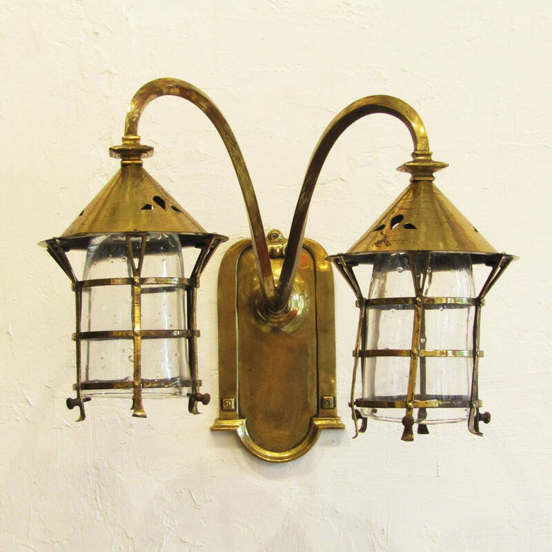 ★1900s UK Antique pair of Arts And Crafts brass wall lights