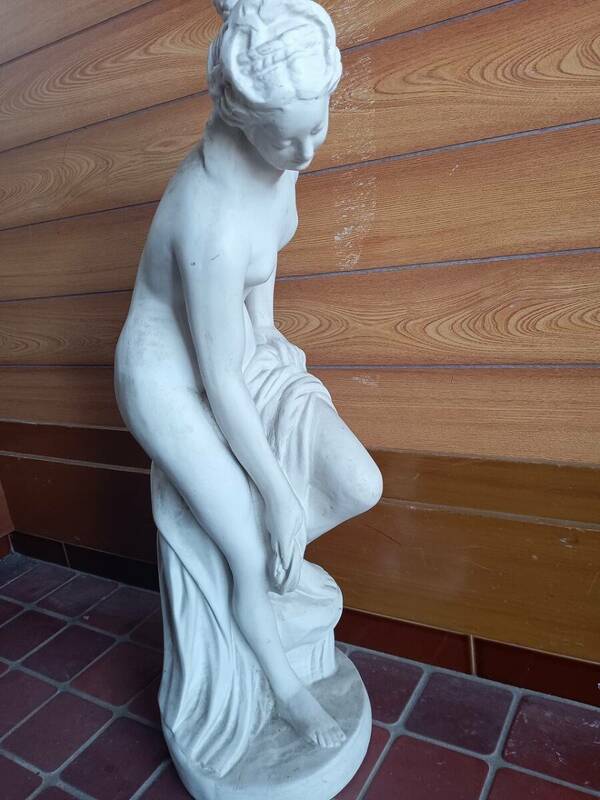 石膏像 ヴィーナス　「水浴する女」 像 置物 オブジェ 女神 ギリシャ 西洋彫刻レプリカ　66cm程度　*0524