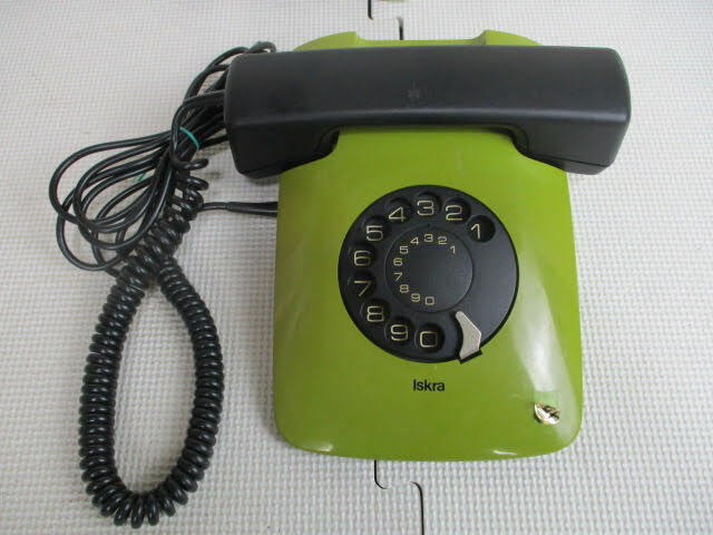 ◆イスクラ ダイヤル式 電話機◆ISKRA ETA-82 動作OK 約20×22×H7.5㎝ アンティーク 昭和レトロ 電化製品♪2F-60407カ