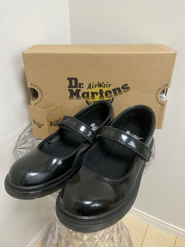 美品・かわいい【Dr.Martens ドクターマーチン】 エナメル・靴・21㎝ UK2