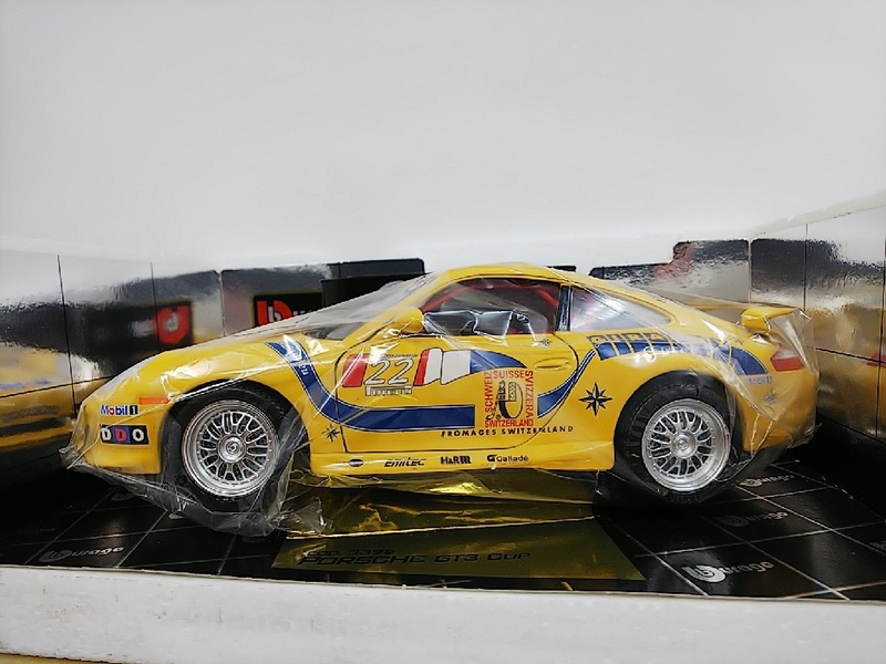 ■ Bburagoブラーゴ Gold Collection 1/18 Porshe GT3 Cup COD.3395 イエロー ポルシェ レーシングミニカー