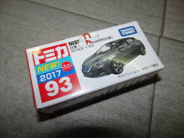 絶版トミカ　日産　リーフ　初回特別仕様 赤箱　93　 MM1/A90