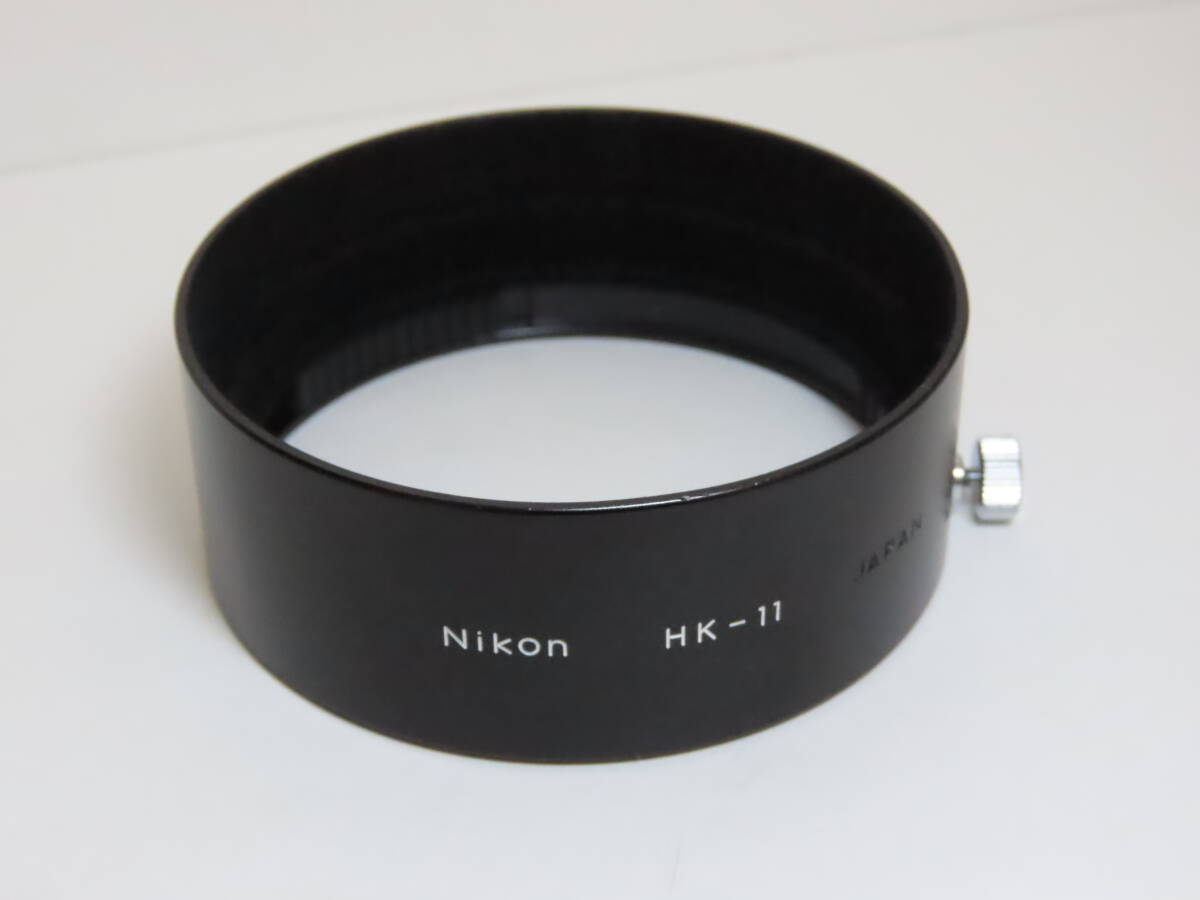 Nikon Lens Hood Snap-on type HK-11 for Zoom Nikkor 35 - 105mm f/3.5 - 4.5 ニコン レンズフード
