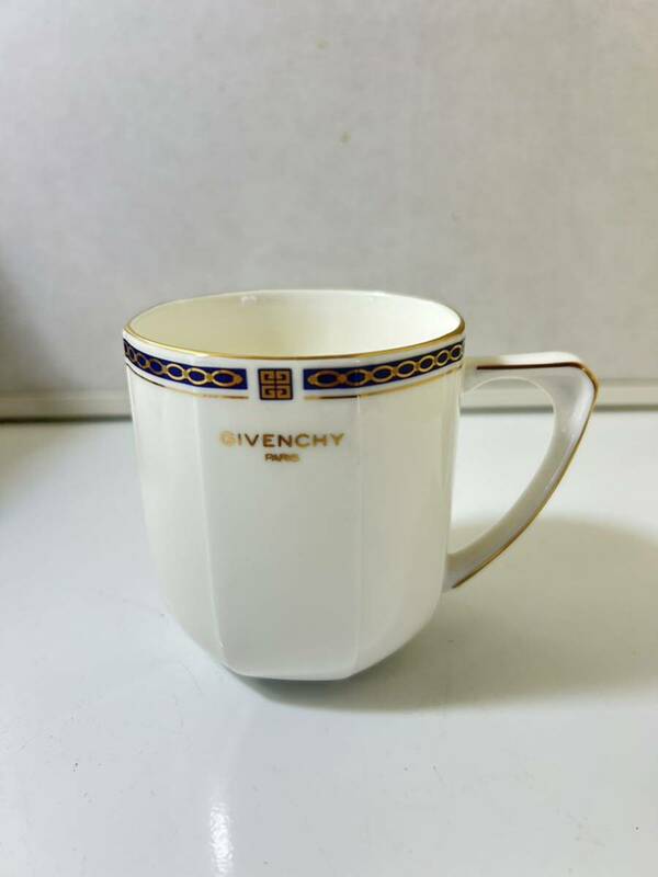 新品未使用品　ジバンシー　マグカップ ホワイト　GIVENCHY 保管品