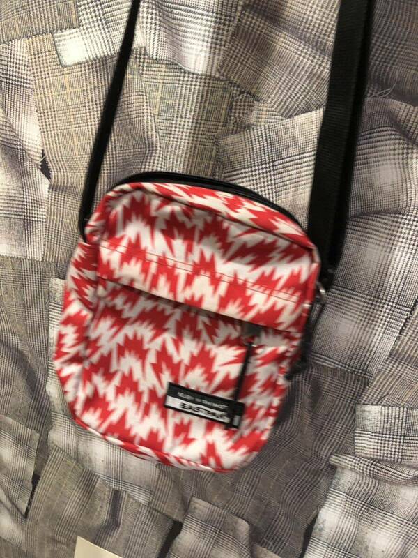 ELEY KISHIMOTO イーリー キシモト EASTPAK イーストパック フラッシュ柄 ショルダーバッグ レッド　FK